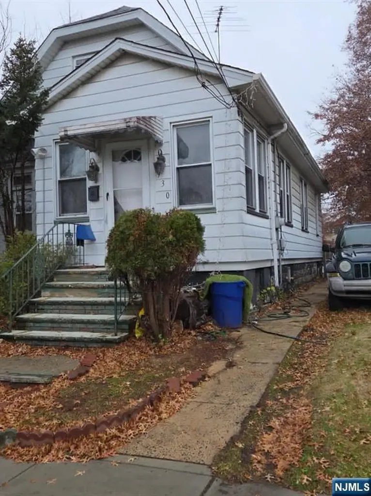 930 Drake Avenue Roselle NJ 07203