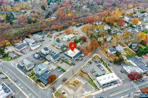 21 Van Blarcom Midland Park NJ 07432
