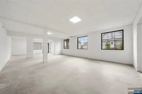 21 Van Blarcom Midland Park NJ 07432