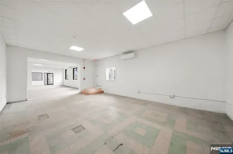 21 Van Blarcom Midland Park NJ 07432