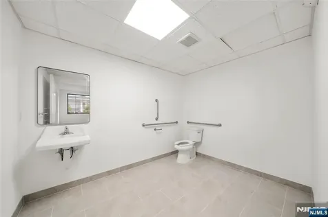 21 Van Blarcom Midland Park NJ 07432