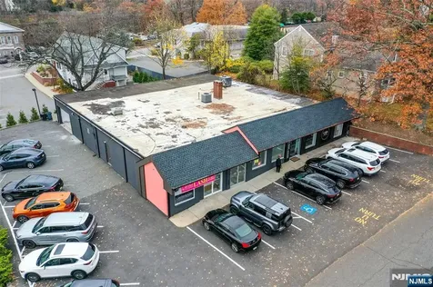 21 Van Blarcom Midland Park NJ 07432