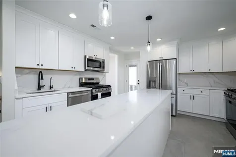 96 South Parkway Clifton NJ 07014