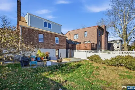 1026 Jassamine Way Fort Lee NJ 07024