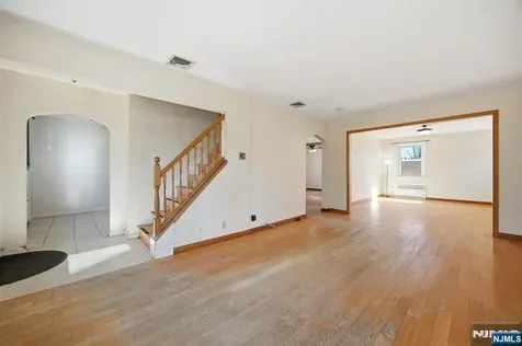 1026 Jassamine Way Fort Lee NJ 07024