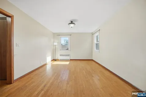 1026 Jassamine Way Fort Lee NJ 07024