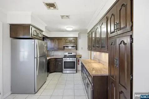 1026 Jassamine Way Fort Lee NJ 07024