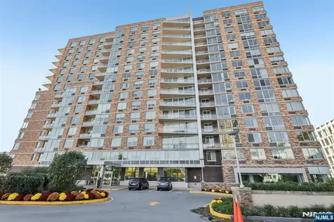 915 Hudson Park Edgewater NJ 07020