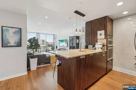 915 Hudson Park Edgewater NJ 07020