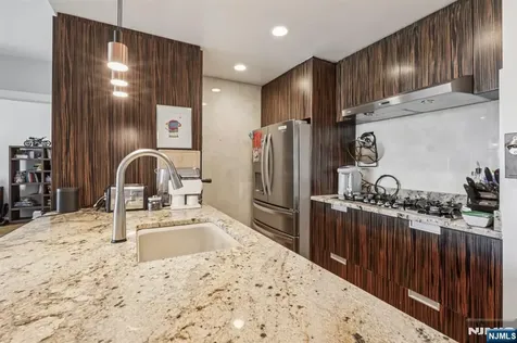 915 Hudson Park Edgewater NJ 07020
