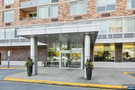 915 Hudson Park Edgewater NJ 07020