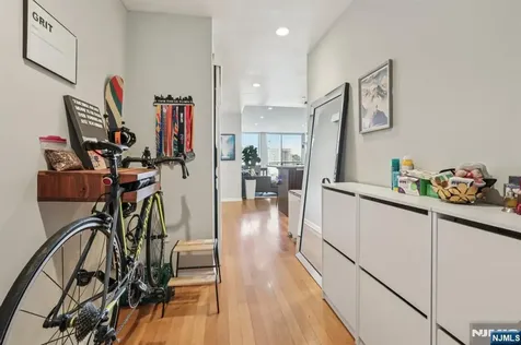 915 Hudson Park Edgewater NJ 07020