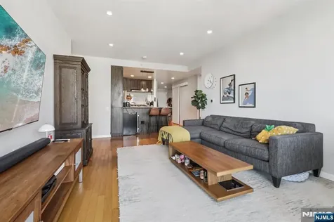 915 Hudson Park Edgewater NJ 07020