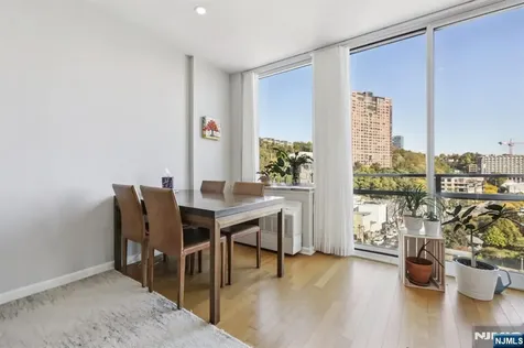 915 Hudson Park Edgewater NJ 07020