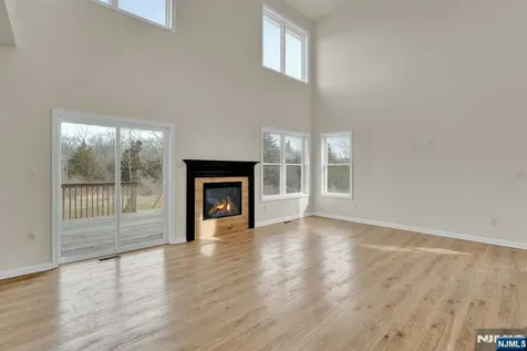 5 Anthony Court Hardyston NJ 07419