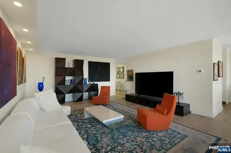 6 Horizon Road Fort Lee NJ 07024
