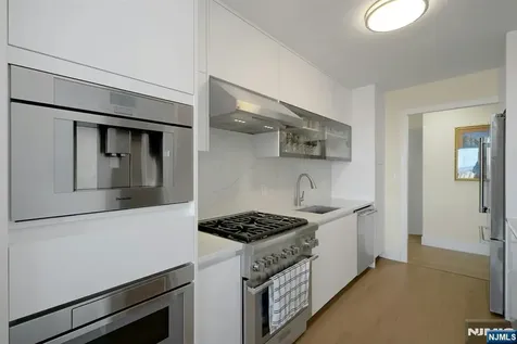 6 Horizon Road Fort Lee NJ 07024