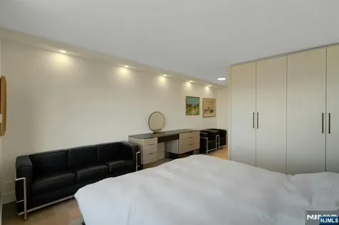 6 Horizon Road Fort Lee NJ 07024
