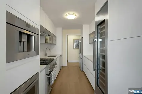 6 Horizon Road Fort Lee NJ 07024