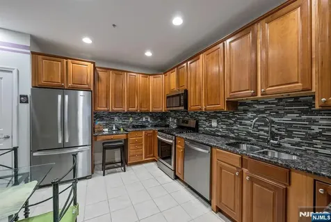 4203 Warrens Way Wanaque NJ 07465