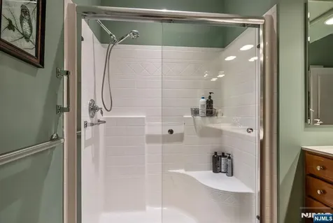 4203 Warrens Way Wanaque NJ 07465