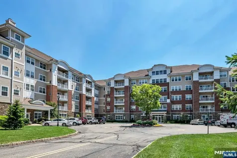 4203 Warrens Way Wanaque NJ 07465