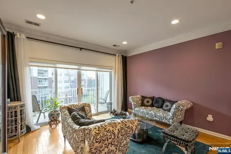 4203 Warrens Way Wanaque NJ 07465