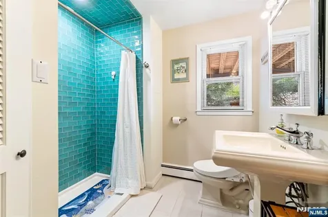 2 Columbine Court Montvale NJ 07645