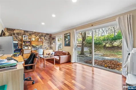 2 Columbine Court Montvale NJ 07645