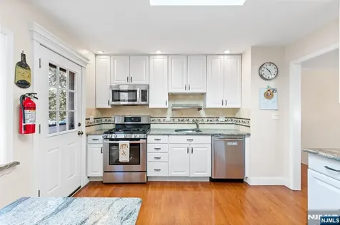 2 Columbine Court Montvale NJ 07645