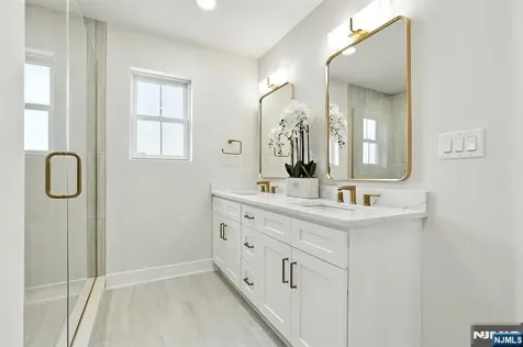 186 Canterbury Avenue North Arlington NJ 07031