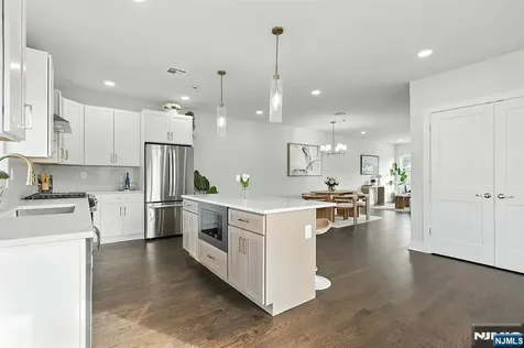 186 Canterbury Avenue North Arlington NJ 07031