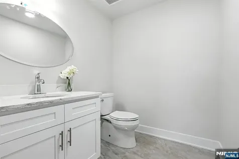 186 Canterbury Avenue North Arlington NJ 07031