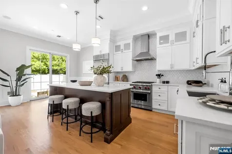 16 Gabriel Court Paramus NJ 07652