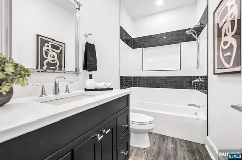16 Gabriel Court Paramus NJ 07652