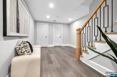 16 Gabriel Court Paramus NJ 07652