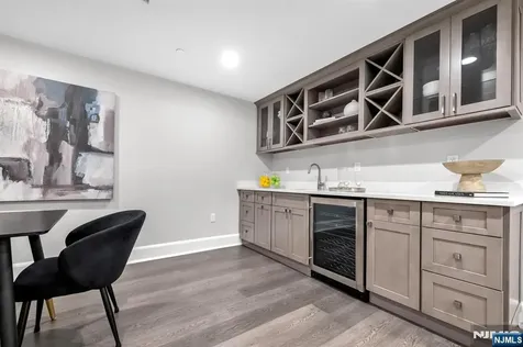 16 Gabriel Court Paramus NJ 07652