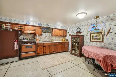 170 Hickory Avenue Tenafly NJ 07670