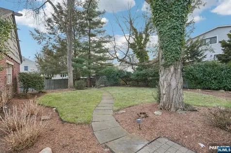 170 Hickory Avenue Tenafly NJ 07670