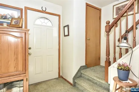 72 Burnside Place Wanaque NJ 07420