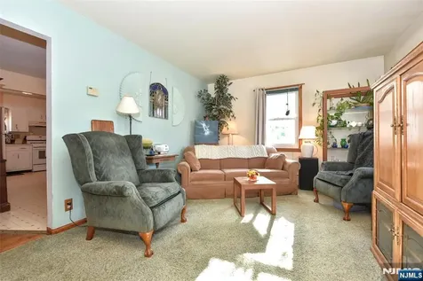 72 Burnside Place Wanaque NJ 07420