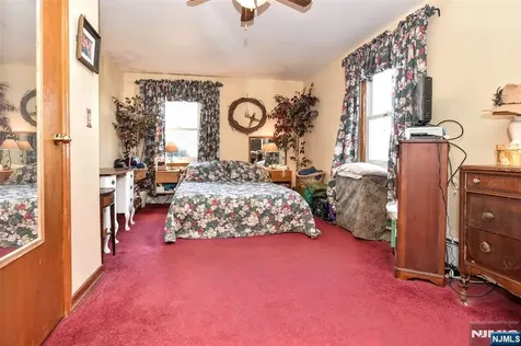 72 Burnside Place Wanaque NJ 07420