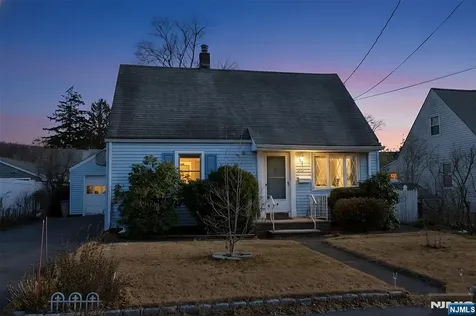 72 Burnside Place Wanaque NJ 07420