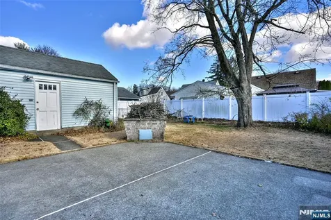 72 Burnside Place Wanaque NJ 07420