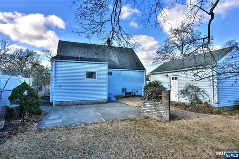 72 Burnside Place Wanaque NJ 07420