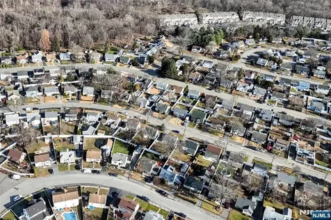 72 Burnside Place Wanaque NJ 07420