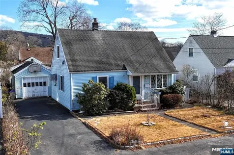 72 Burnside Place Wanaque NJ 07420