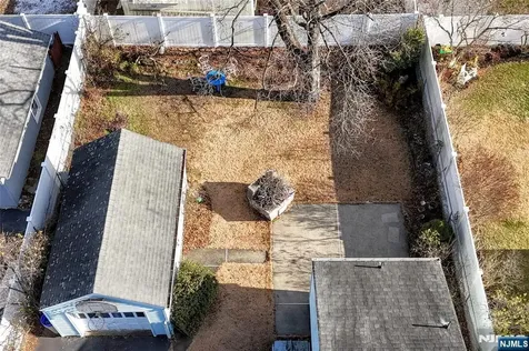 72 Burnside Place Wanaque NJ 07420