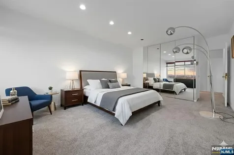 5 Horizon Road Fort Lee NJ 07024