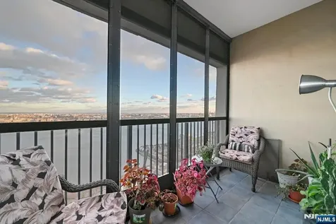 5 Horizon Road Fort Lee NJ 07024